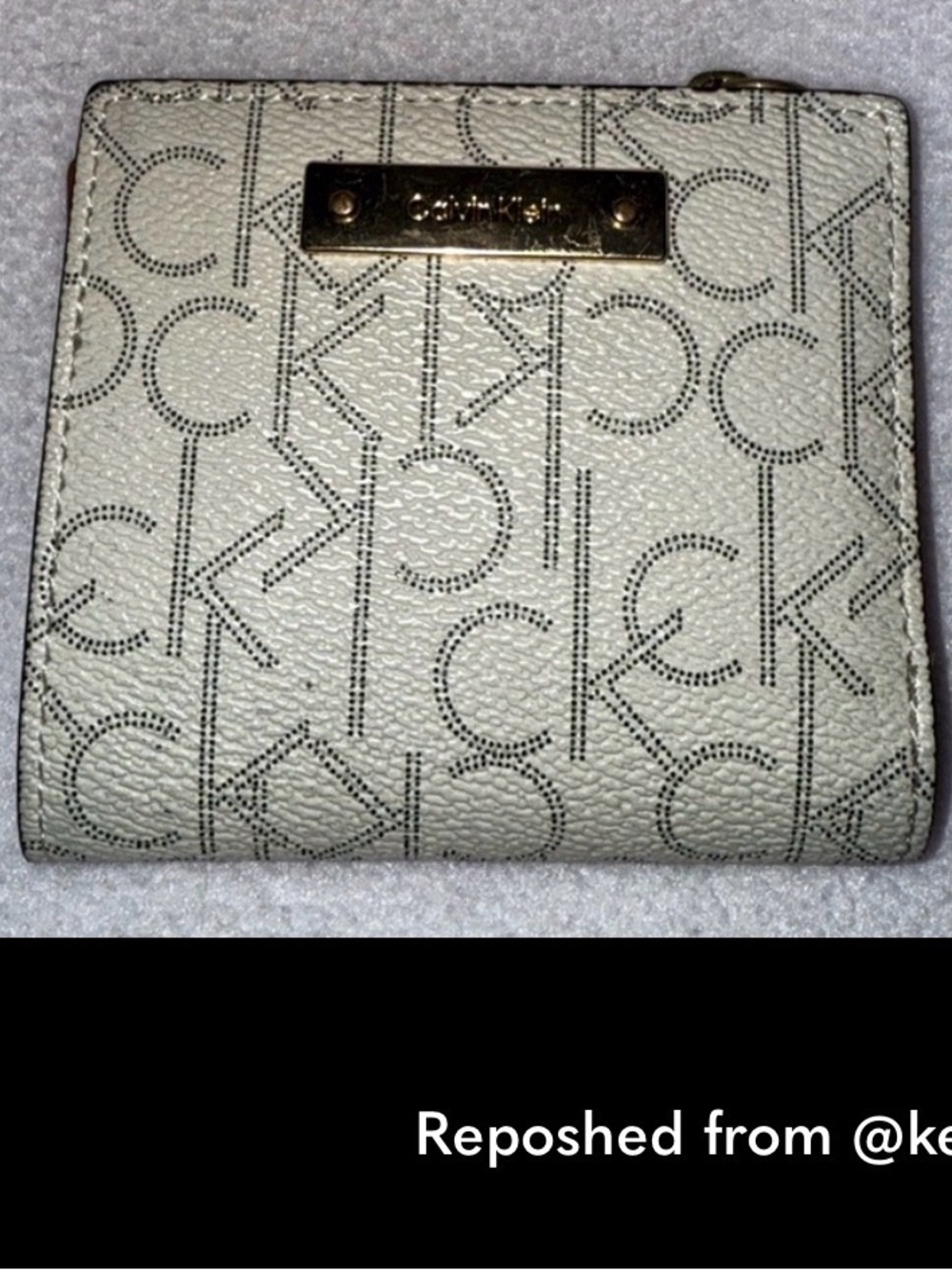 Calvin Klein Cream Logo Card Holder/Wallet with Gold Plaque. NWOT